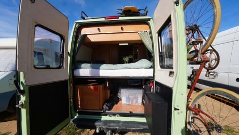Minty – Minty; Cheerful 2p campervan from 2004, solar panel on the roof!