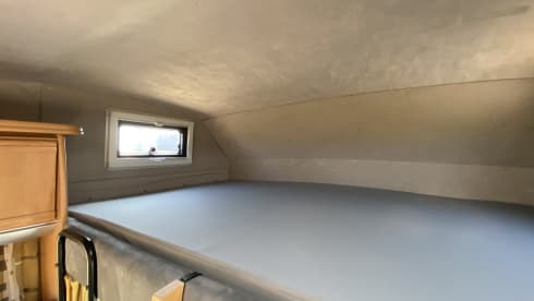 4 person Volkswagen Karmann Missouri alcove from 2005