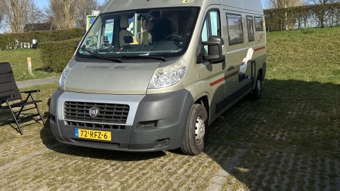 Ons Campertje – 2-person Fiat bus from 2009