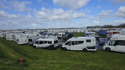 3p Sunlight V66 length beds NEW BJ2026