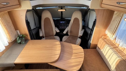 Fijne Bürstner camper voor 4 personen