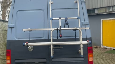 Ollie – 2p Volkswagen bus from 2004