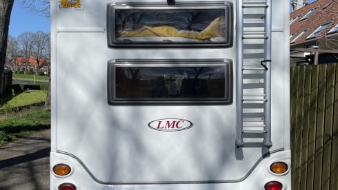 LMC A 651 G alcove 6 persons