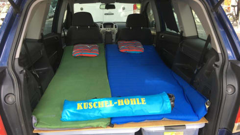 Opel Zafira – Camping pour deux personnes