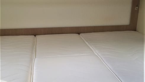 Luxury motorhome with length beds