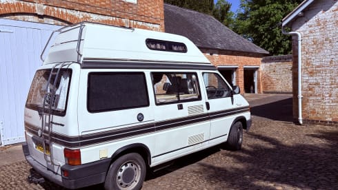 Vanny – Volkswagen Trident 1994 berth Campervan  1994.          