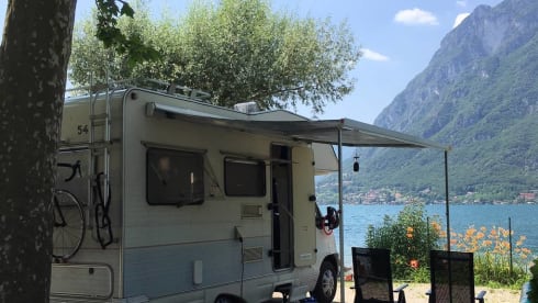Friendly Camper – Restyled camper | Working off grid