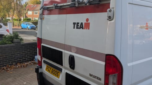 Limitless  – 2-4 berth Peugeot off grid campervan