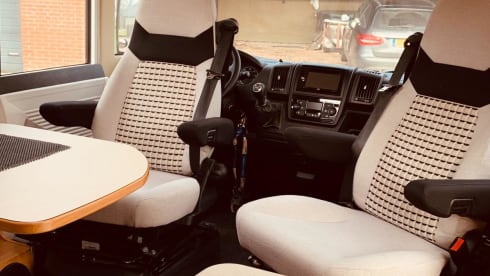 Globebus – 4p Dethleffs integrated from 2014