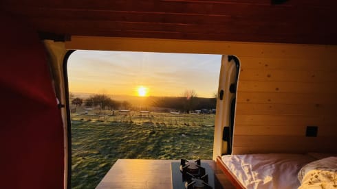 Benny_theBenz – Stylish Mercedes Sprinter Bus Camper