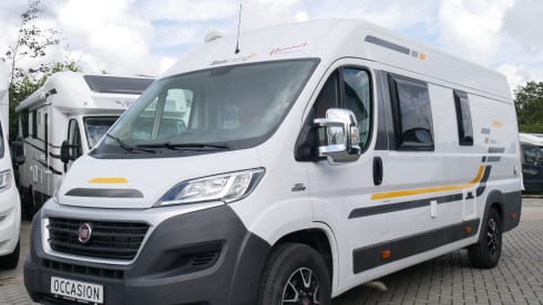 Sun Living Flexo 6.40 , 2 sleeping 4 seats, length beds, air conditioning!!