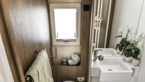 Fergus – New 2025 6 Berth off-grid Motorhome