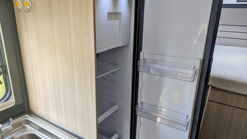 Sun Living  – 6p recent family camper from 2021 - Sun Living alcove