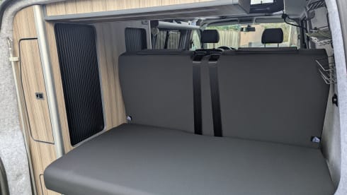 Exclusive camper van VW T5 with pop-up roof