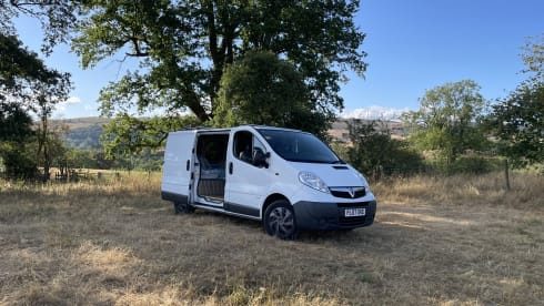 Floki – 2 berth Vauxhall Vivaro self built campervan from 2006