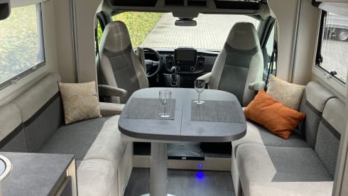 MasterCamper – Chausson 720 Titanium-Luxury mobile home for 4 people
