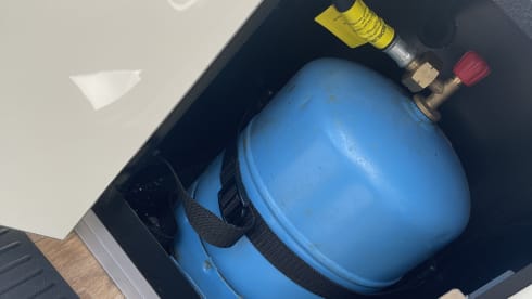 Daisy – 4 berth Volkswagen campervan from 2016