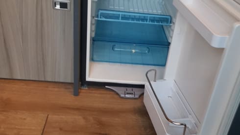 t5 buscamper – Beautiful, cozy T5 bus camper with original Reimo camper furnishings. 