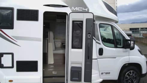 MC4 873 – McLouis Yearling 83