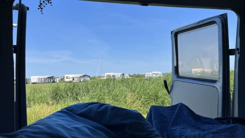 Blauwe Kiwi (VW LT28) – Rent a Volkswagen LT classic retro camper for unprecedented adventures!