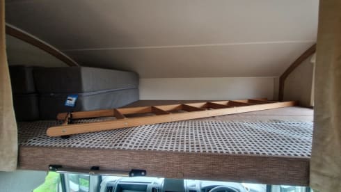 Eldonis the Explorer  – Explore the UK in Comfort – 6-Berth Elddis Motorhome with Full Amenities