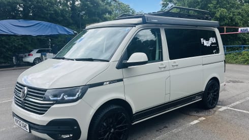 FIGURE 01 – 4 berth Volkswagen campervan from 2022