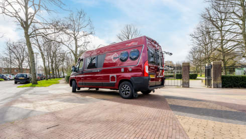 Bus camper Malibu 600 DB GT in perfect condition for 2 persons (Sdam)