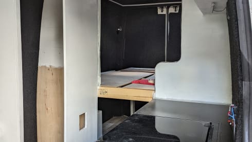 Vanessa – Cozy, well kitted van with a full size double bed