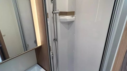 Kayden – 4 Berth Luxury Motorhome