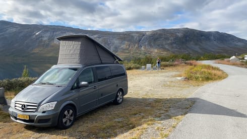 4p Mercedes-Benz campervan uit 2010