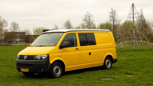 Yellow Submarine – Bus camper VW T5 Extended - Just like a car