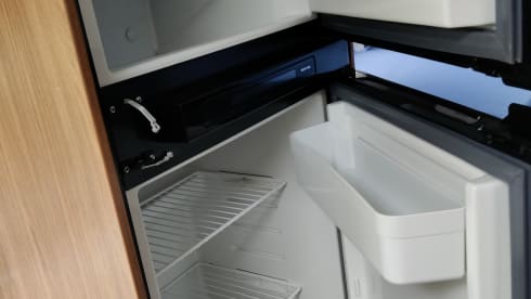 Luxury 2/3 person Carado T377 semi-integrated from 2015 with single beds