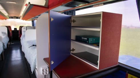 busavonturen – An 8-person touring car camper for your travel adventure