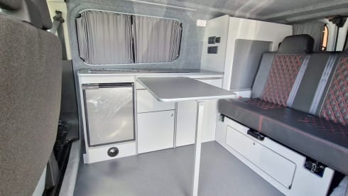 Skye2 – 4 berth campervan with pop top roof