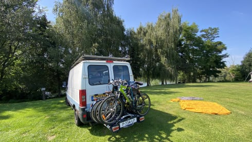 Batmobile  – 2p Peugeot campervan uit 2004