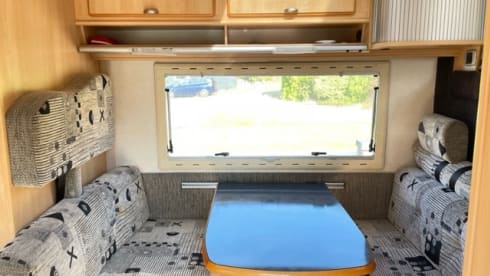 Coosie Camper  – Family camper with tent for 6 people