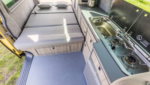 Sunny – 2p Volkswagen bus from 2015