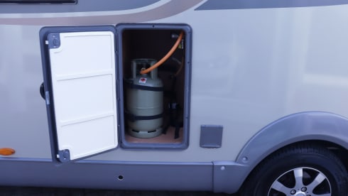 4p Bürstner ixeo 664 half integraal 2013 /airco/cruisecontrol/Hefbed