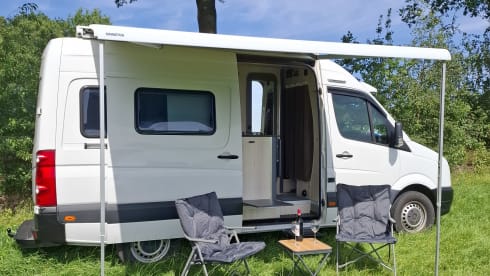 B.a.  – 2p VW Crafter bus uit 2014