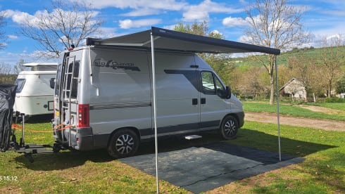 2p Peugeot bus with toilet