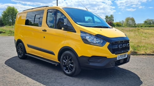 "Moira" - Your 2 Berth Dreamy Yellow Camper!  *INSURANCE INCLUDED* 