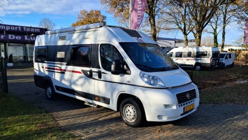 C41 – 2-person Adria Mobil bus from 2013