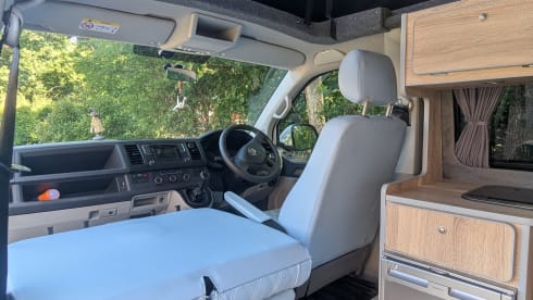 Colin – VW campervan, pop-top 4 berth