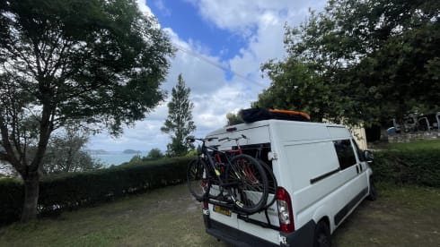 Otis – Super cozy self-build camper