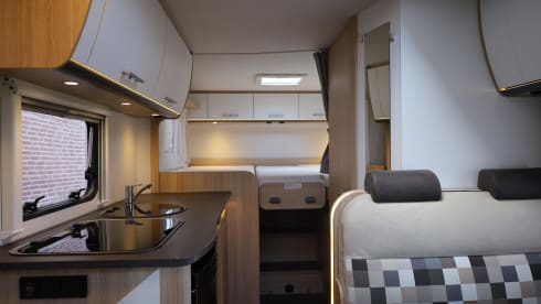 Vrij & Blij – Spacious Sunlight T66 with single longitudinal beds, year of manufacture 2019 with 150 hp (euro 6)