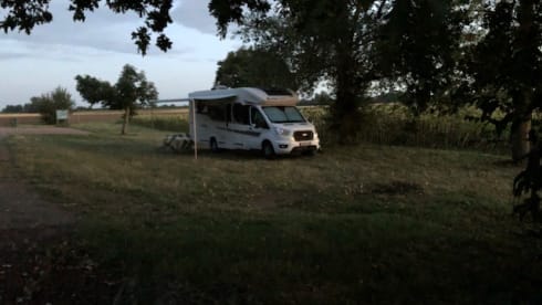 Camper 5P met large kingsize bed