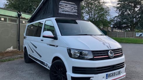 Dave – 4 berth Volkswagen campervan from 2020