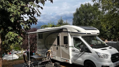Rientje – 4p Chausson 777 titanium Premium Full Option Semi-Integrated 023