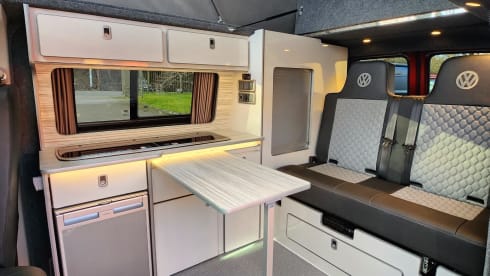 Rocco – 4 berth Volkswagen T6 Transporter campervan 2017