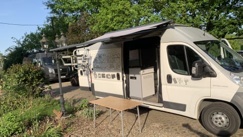 Otto 'd Giotto – 2p Peugeot bus from 2011